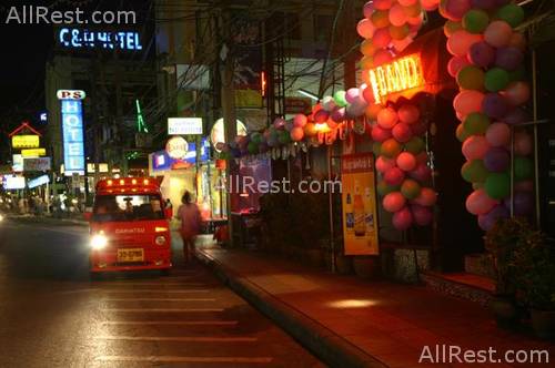 Expat Hotel 38